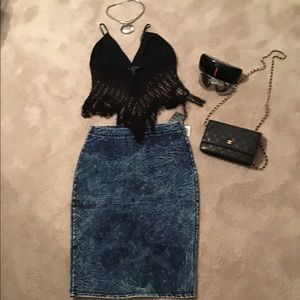 Denim stretch pencil skirt.